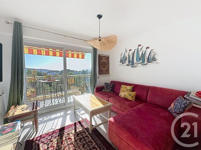 Appartement T3 à vendre - 3 pièces - 73,02 m2 - St Raphael - 83 - PROVENCE-ALPES-COTE-D-AZUR