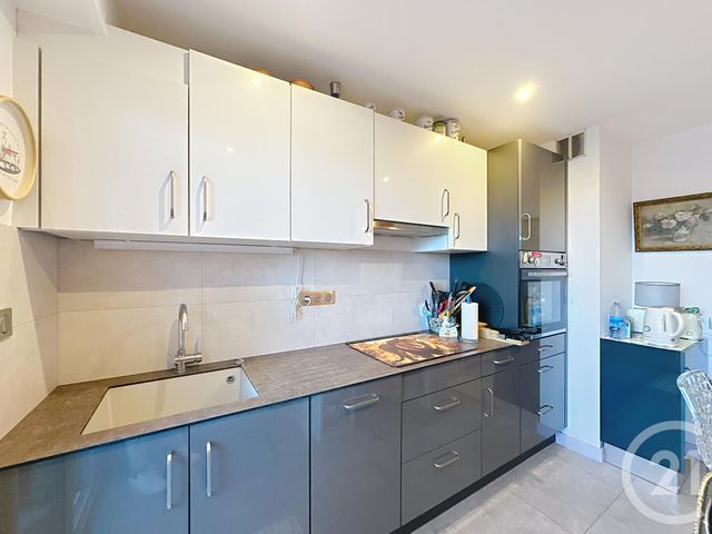 Appartement T3 à vendre - 3 pièces - 73,02 m2 - St Raphael - 83 - PROVENCE-ALPES-COTE-D-AZUR