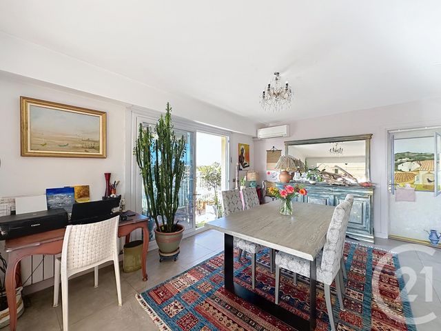 Appartement T3 à vendre - 3 pièces - 73,02 m2 - St Raphael - 83 - PROVENCE-ALPES-COTE-D-AZUR