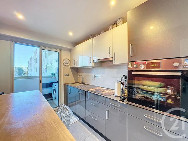 Appartement T3 à vendre - 3 pièces - 73,02 m2 - St Raphael - 83 - PROVENCE-ALPES-COTE-D-AZUR