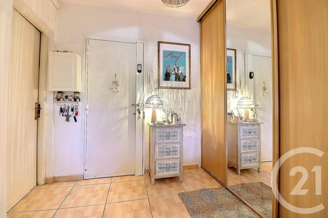 Appartement T3 à vendre - 3 pièces - 69,36 m2 - St Raphael - 83 - PROVENCE-ALPES-COTE-D-AZUR
