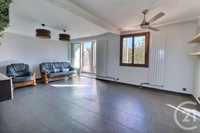 Appartement F2 à vendre - 2 pièces - 66,23 m2 - St Raphael - 83 - PROVENCE-ALPES-COTE-D-AZUR