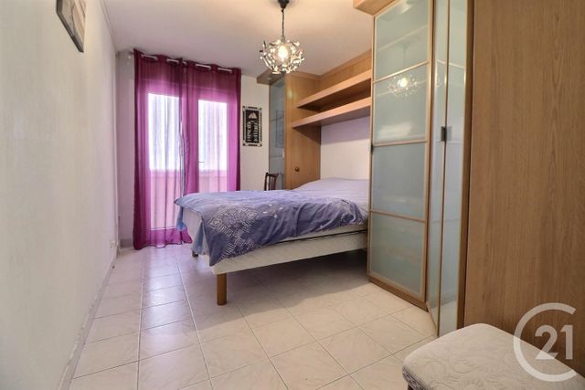 Appartement T3 à vendre - 3 pièces - 61,69 m2 - Frejus - 83 - PROVENCE-ALPES-COTE-D-AZUR