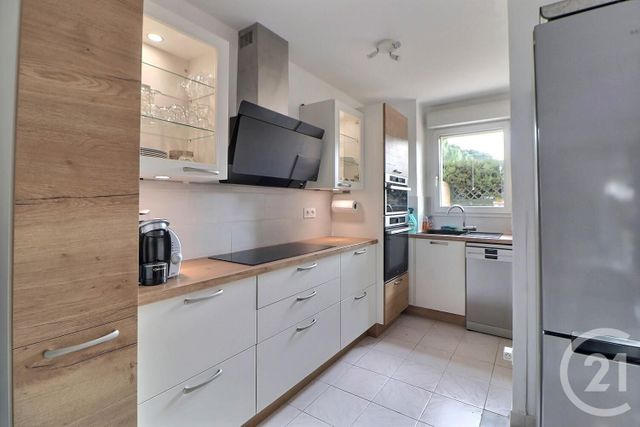 Appartement T3 à vendre - 3 pièces - 61,69 m2 - Frejus - 83 - PROVENCE-ALPES-COTE-D-AZUR