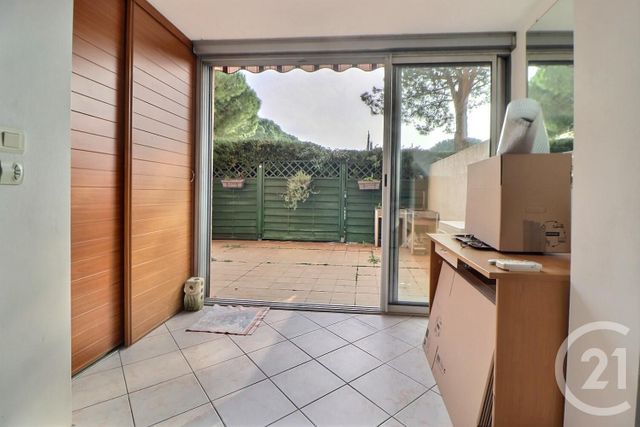 Appartement T3 à vendre - 3 pièces - 61,69 m2 - Frejus - 83 - PROVENCE-ALPES-COTE-D-AZUR