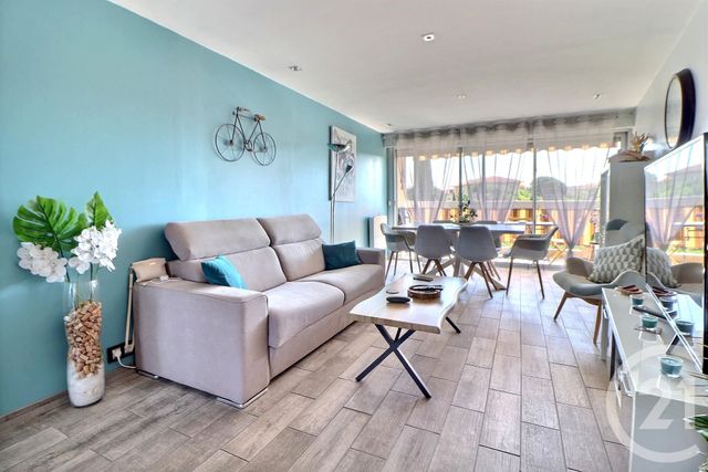 Appartement T3 à vendre - 3 pièces - 72 m2 - Frejus - 83 - PROVENCE-ALPES-COTE-D-AZUR