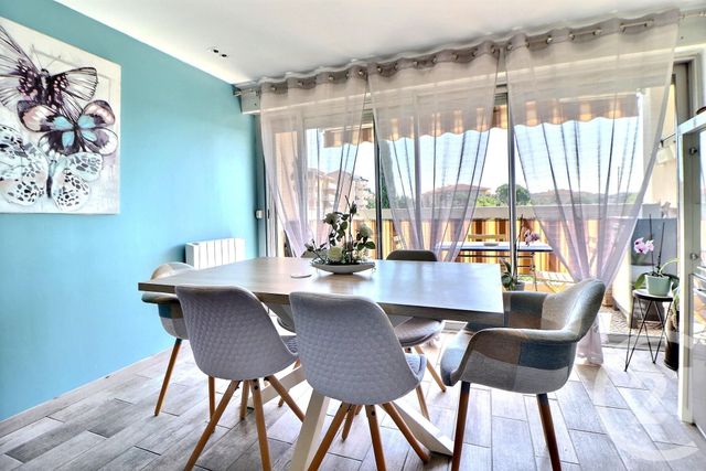 Appartement T3 à vendre - 3 pièces - 72 m2 - Frejus - 83 - PROVENCE-ALPES-COTE-D-AZUR