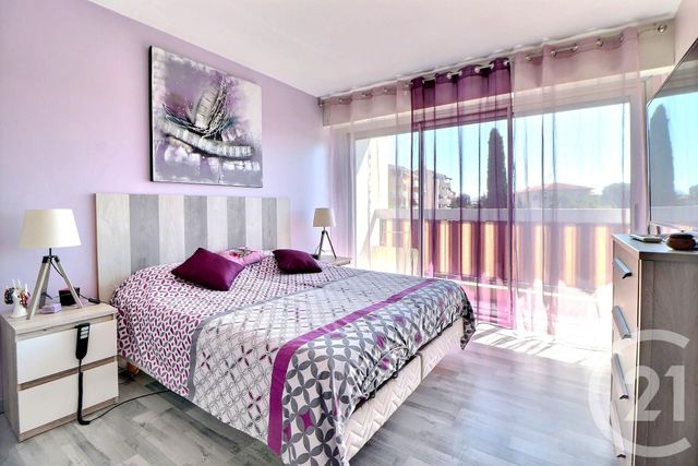 Appartement T3 à vendre - 3 pièces - 72 m2 - Frejus - 83 - PROVENCE-ALPES-COTE-D-AZUR