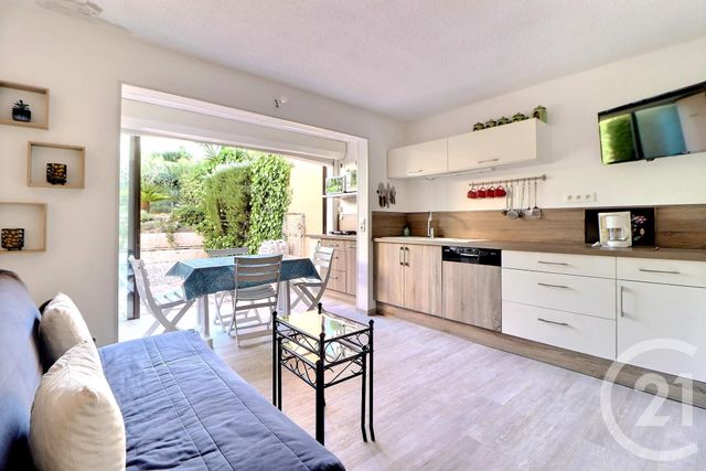 Appartement T2 à vendre - 2 pièces - 30,47 m2 - Frejus - 83 - PROVENCE-ALPES-COTE-D-AZUR