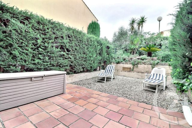 Appartement T2 à vendre - 2 pièces - 30,47 m2 - Frejus - 83 - PROVENCE-ALPES-COTE-D-AZUR