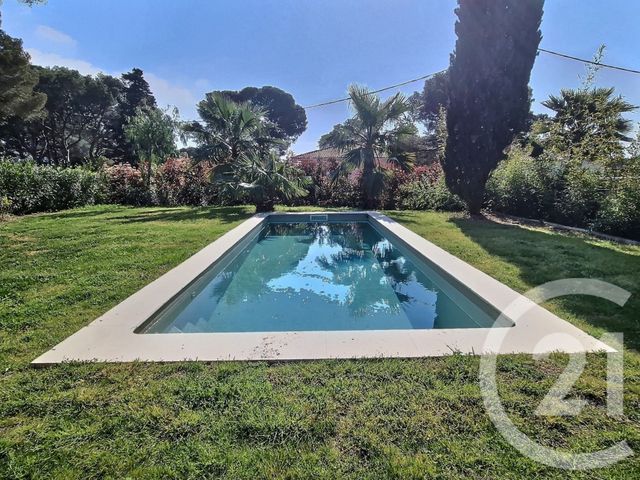 Maison à vendre - 6 pièces - 184 m2 - St Raphael - 83 - PROVENCE-ALPES-COTE-D-AZUR