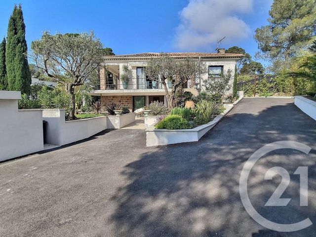 Maison à vendre - 6 pièces - 184 m2 - St Raphael - 83 - PROVENCE-ALPES-COTE-D-AZUR