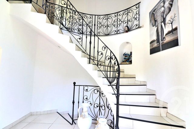 Maison à vendre - 6 pièces - 195 m2 - Frejus - 83 - PROVENCE-ALPES-COTE-D-AZUR