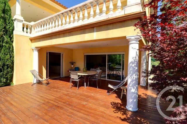 Maison à vendre - 6 pièces - 195 m2 - Frejus - 83 - PROVENCE-ALPES-COTE-D-AZUR