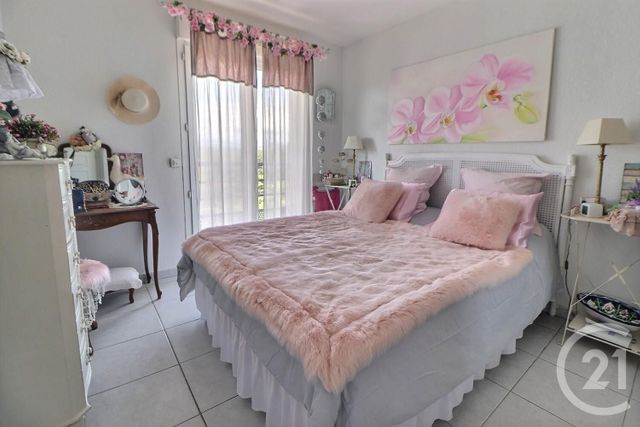 Appartement T3 à vendre - 3 pièces - 66 m2 - Frejus - 83 - PROVENCE-ALPES-COTE-D-AZUR