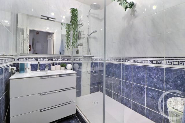 Appartement T3 à vendre - 3 pièces - 66 m2 - Frejus - 83 - PROVENCE-ALPES-COTE-D-AZUR