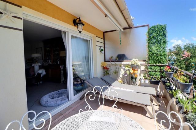 Appartement T3 à vendre - 3 pièces - 66 m2 - Frejus - 83 - PROVENCE-ALPES-COTE-D-AZUR