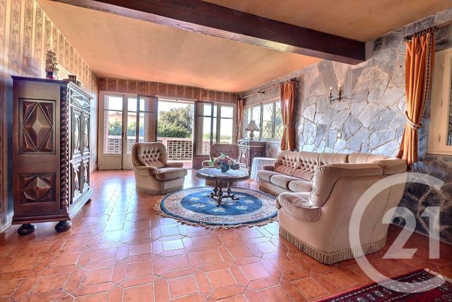 Maison &agrave; vendre - 7 pi&egrave;ces - 199,28 m2 - Roquebrune Sur Argens - 83 - PROVENCE-ALPES-COTE-D-AZUR