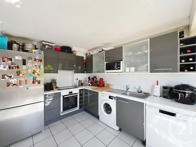 Appartement T3 à vendre - 3 pièces - 68 m2 - Frejus - 83 - PROVENCE-ALPES-COTE-D-AZUR