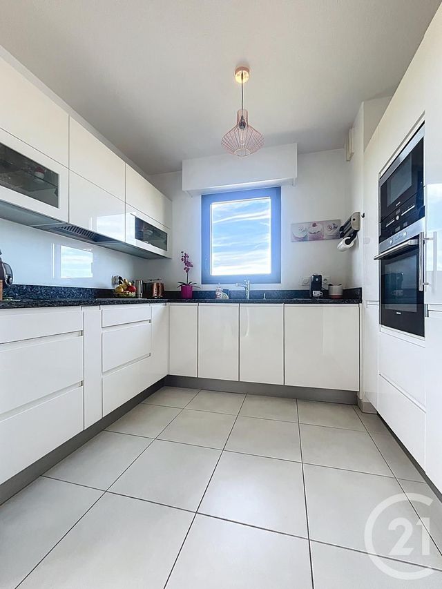 Appartement T2 à vendre - 2 pièces - 55,32 m2 - Frejus - 83 - PROVENCE-ALPES-COTE-D-AZUR