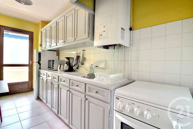 Appartement T2 à vendre - 2 pièces - 48,65 m2 - Frejus - 83 - PROVENCE-ALPES-COTE-D-AZUR