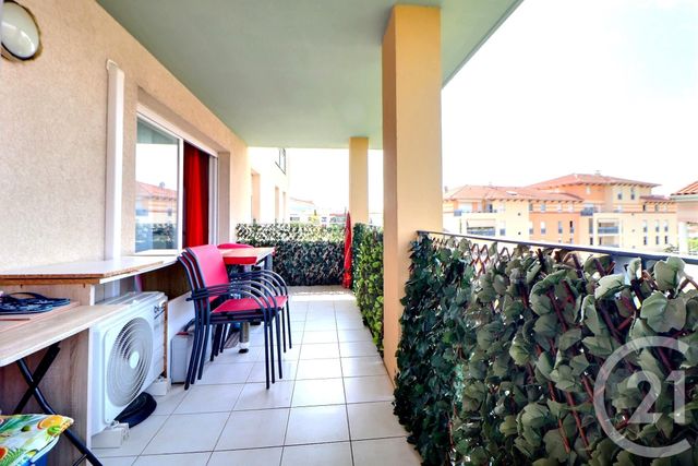 Appartement T2 à vendre - 2 pièces - 43,20 m2 - Frejus - 83 - PROVENCE-ALPES-COTE-D-AZUR