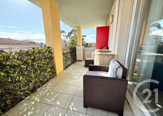 Appartement T2 à vendre - 2 pièces - 43,20 m2 - Frejus - 83 - PROVENCE-ALPES-COTE-D-AZUR