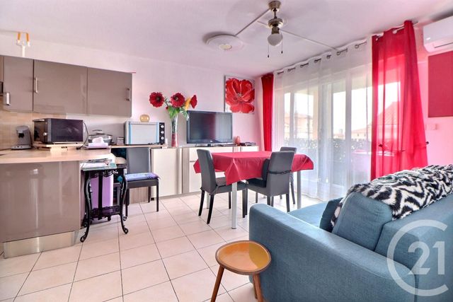 Appartement T2 à vendre - 2 pièces - 43,20 m2 - Frejus - 83 - PROVENCE-ALPES-COTE-D-AZUR