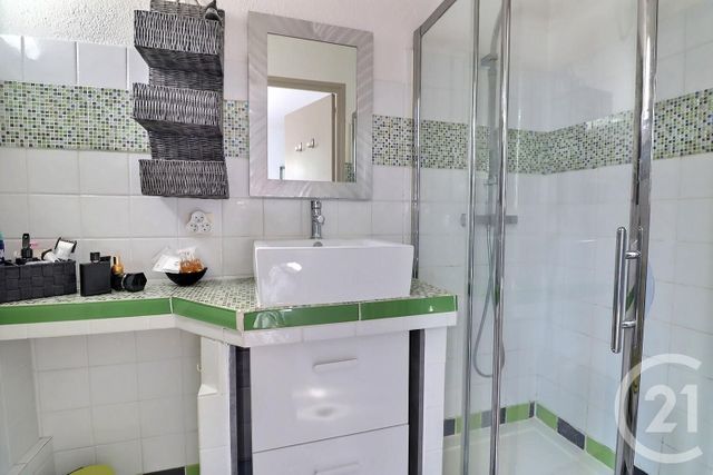 Appartement T2 à vendre - 3 pièces - 48,12 m2 - St Raphael - 83 - PROVENCE-ALPES-COTE-D-AZUR