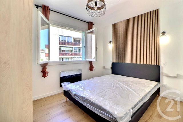 Appartement T3 à vendre - 3 pièces - 48,17 m2 - St Raphael - 83 - PROVENCE-ALPES-COTE-D-AZUR