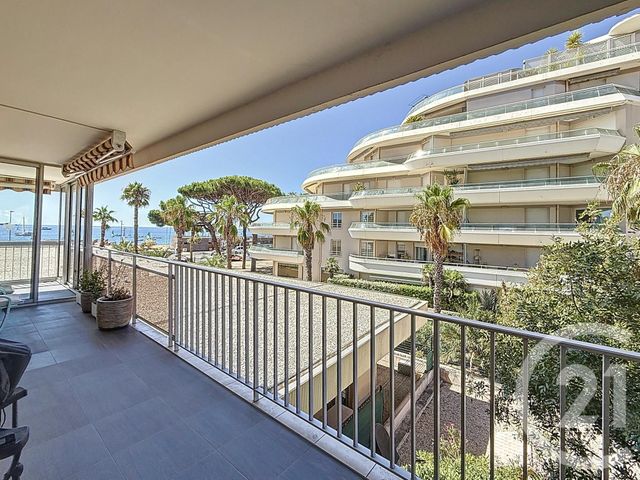 Appartement T4 à vendre - 4 pièces - 89,69 m2 - Frejus - 83 - PROVENCE-ALPES-COTE-D-AZUR