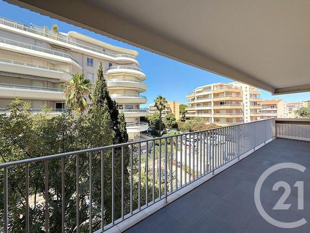 Appartement T4 à vendre - 4 pièces - 89,69 m2 - Frejus - 83 - PROVENCE-ALPES-COTE-D-AZUR