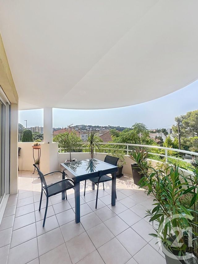Appartement T3 à vendre - 3 pièces - 69 m2 - St Raphael - 83 - PROVENCE-ALPES-COTE-D-AZUR
