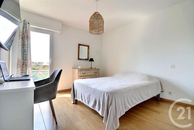 Appartement T3 à vendre - 3 pièces - 69 m2 - St Raphael - 83 - PROVENCE-ALPES-COTE-D-AZUR