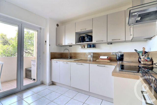 Appartement T3 à vendre - 3 pièces - 69 m2 - St Raphael - 83 - PROVENCE-ALPES-COTE-D-AZUR