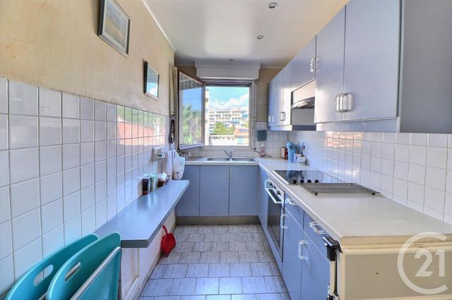 Appartement T2 à vendre - 2 pièces - 49,76 m2 - Frejus - 83 - PROVENCE-ALPES-COTE-D-AZUR