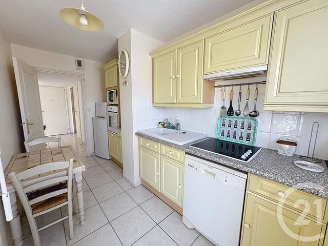 Appartement T3 à vendre - 3 pièces - 81,45 m2 - Frejus - 83 - PROVENCE-ALPES-COTE-D-AZUR