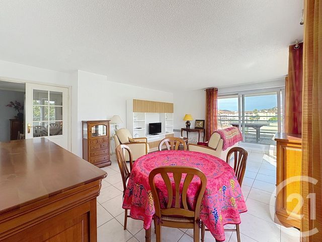 Appartement T3 à vendre - 3 pièces - 81,45 m2 - Frejus - 83 - PROVENCE-ALPES-COTE-D-AZUR