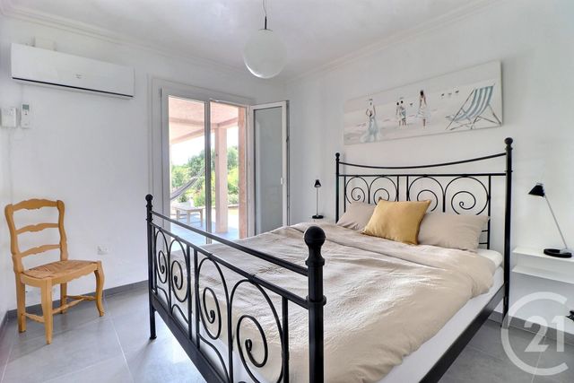 Maison à vendre - 5 pièces - 121 m2 - St Raphael - 83 - PROVENCE-ALPES-COTE-D-AZUR