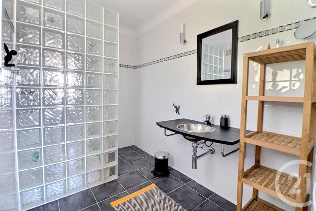 Maison à vendre - 5 pièces - 121 m2 - St Raphael - 83 - PROVENCE-ALPES-COTE-D-AZUR