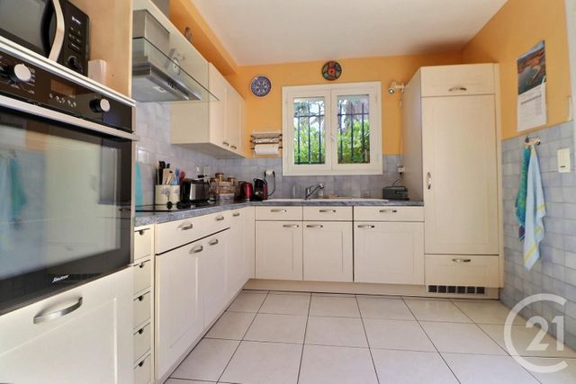 Maison à vendre - 6 pièces - 156,10 m2 - St Raphael - 83 - PROVENCE-ALPES-COTE-D-AZUR
