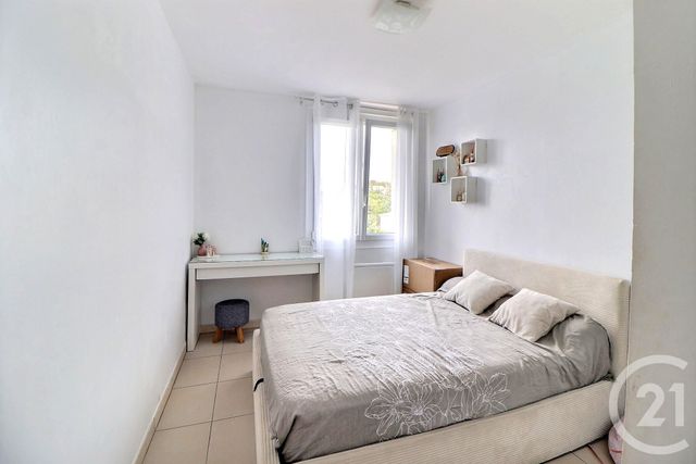 Appartement T4 à vendre - 4 pièces - 91 m2 - St Raphael - 83 - PROVENCE-ALPES-COTE-D-AZUR