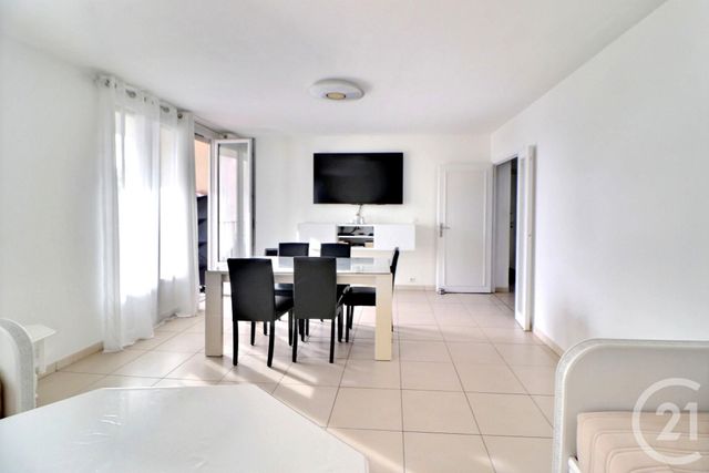 Appartement T4 à vendre - 4 pièces - 91 m2 - St Raphael - 83 - PROVENCE-ALPES-COTE-D-AZUR