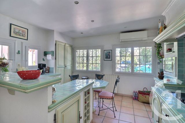 Maison à vendre - 7 pièces - 150 m2 - Frejus - 83 - PROVENCE-ALPES-COTE-D-AZUR