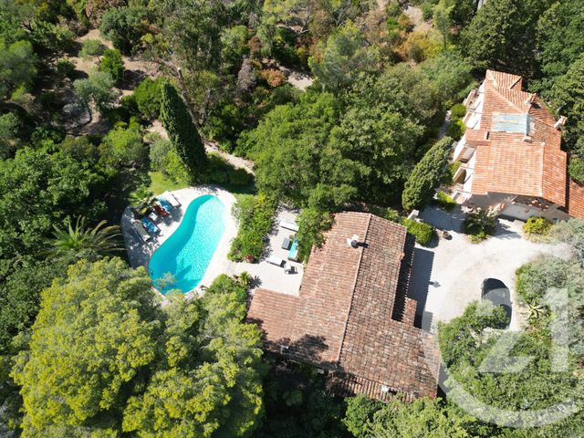 Maison à vendre - 7 pièces - 150 m2 - Frejus - 83 - PROVENCE-ALPES-COTE-D-AZUR
