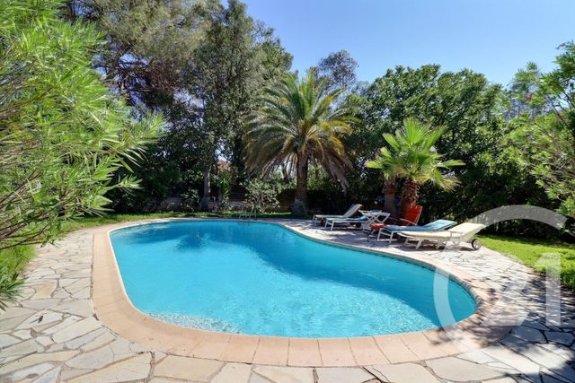 Maison à vendre - 7 pièces - 150 m2 - Frejus - 83 - PROVENCE-ALPES-COTE-D-AZUR