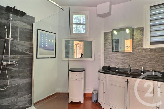 Maison à vendre - 7 pièces - 150 m2 - Frejus - 83 - PROVENCE-ALPES-COTE-D-AZUR