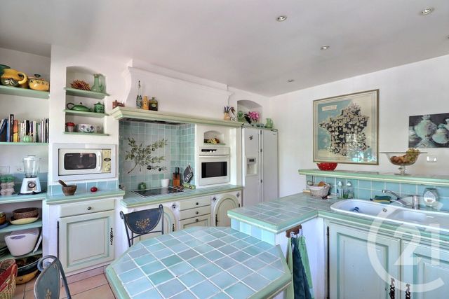 Maison à vendre - 7 pièces - 150 m2 - Frejus - 83 - PROVENCE-ALPES-COTE-D-AZUR