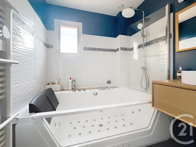 Maison à vendre - 5 pièces - 104 m2 - Roquebrune Sur Argens - 83 - PROVENCE-ALPES-COTE-D-AZUR