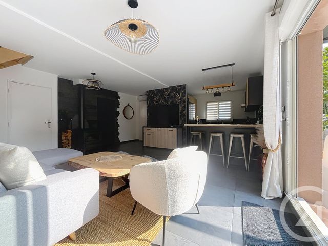 Maison à vendre - 5 pièces - 104 m2 - Roquebrune Sur Argens - 83 - PROVENCE-ALPES-COTE-D-AZUR